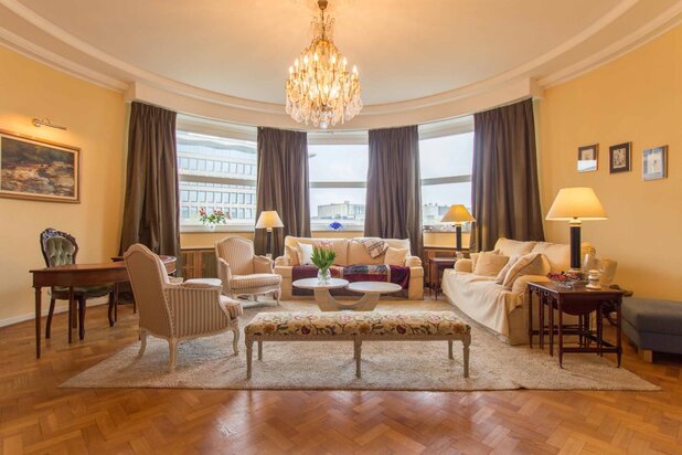 LOUISE 244 - 6EME  GAUCHE