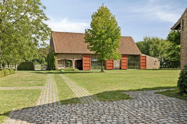 Ferme idyllique avec deux maisons de vacances à Beernem