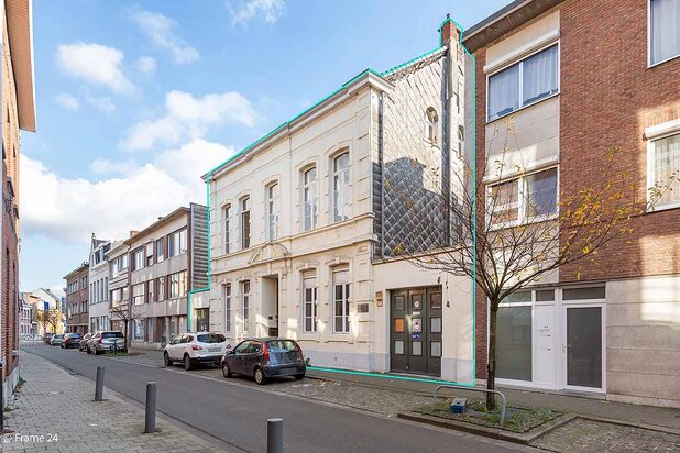 Ruime pastorie met optie voor gemengd gebruik