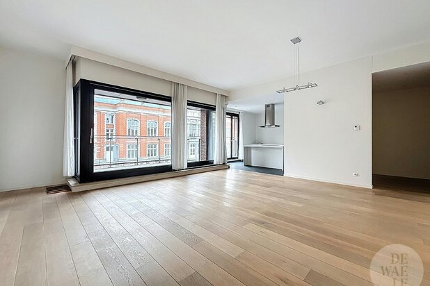 Zavel | Uitzonderlijk appartement + terras, zwembad en parking