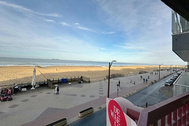 Appartement met frontaal zeezicht te koop in Knokke