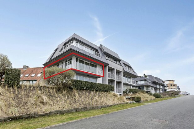 Hoekappartement met 2 slaapkamers en terras in Sint-Idesbald