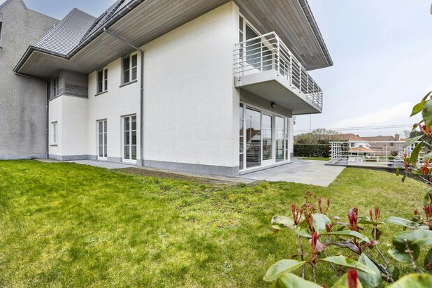 2 bedroom apartment with sunny garden in Sint-Idesbald