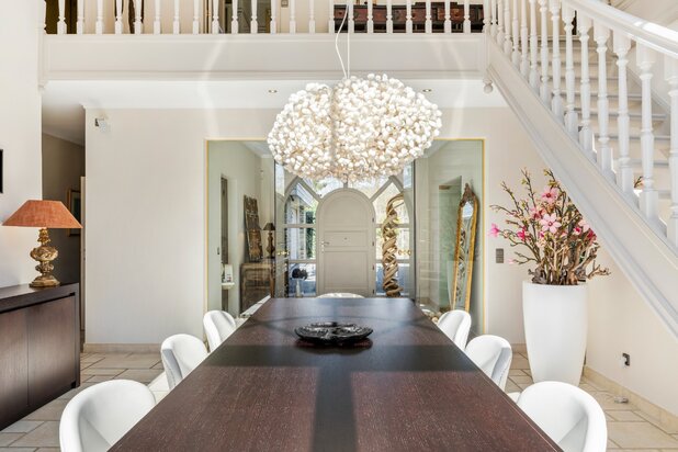 Zeer lichte villa op rustige locatie met zuidwesten tuin