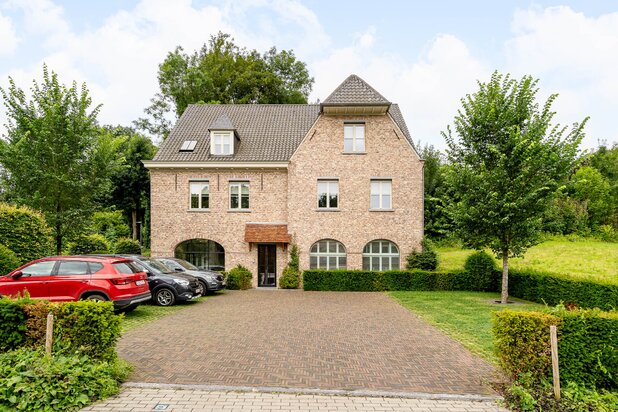 Ruim karaktervol appartement centrum Overijse