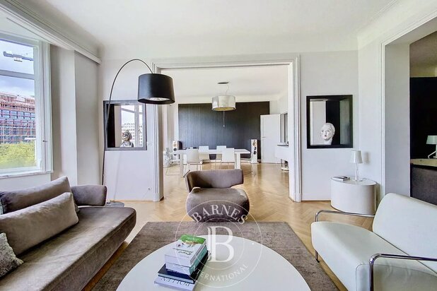 Grote gerenoveerde flat, 4 slaapkamers