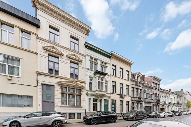 Prachtig gerenoveerd herenhuis in de gewilde Zurenborg wijk!