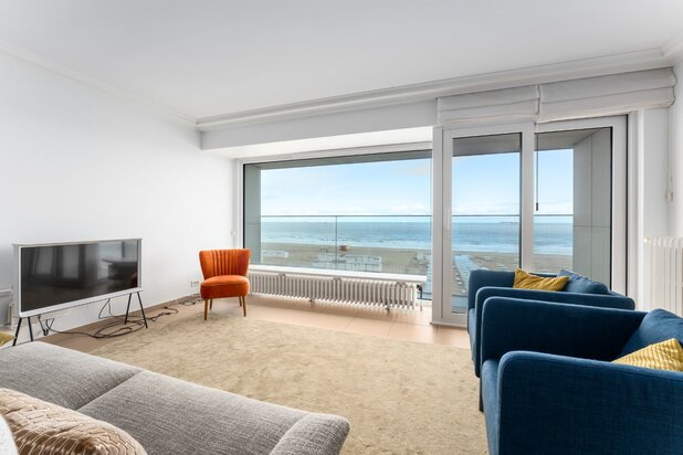 Mooi ruim appartement met 3 slk's op de Zeedijk in het Zoute