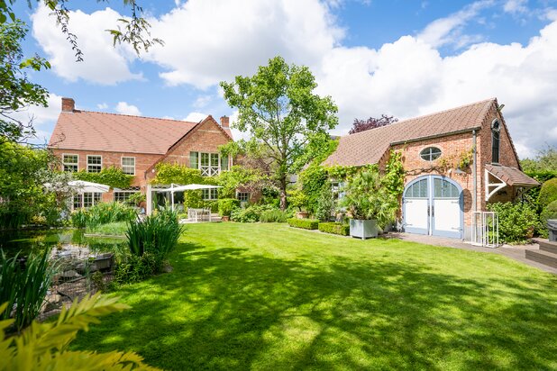 Villa met zwembad en prachtige tuin