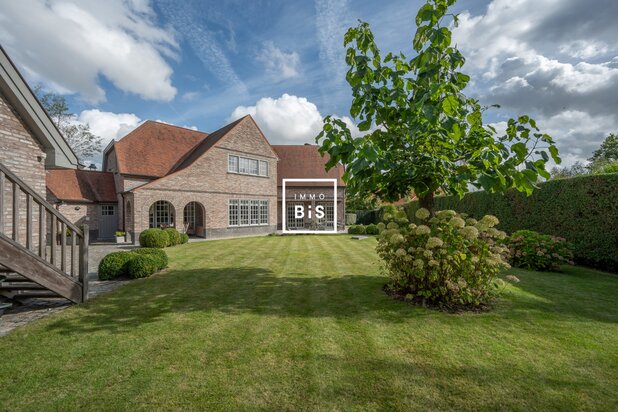 Statige villa op een rustige en residentiële ligging in het Zoute