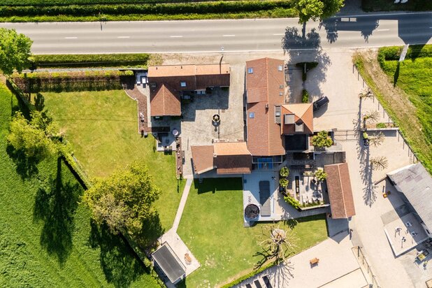 Exclusieve vastgoedparel met 3 vakantiewoningen en wellness