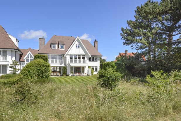 Villa exclusive avec vue panoramique, en bordure du golf...