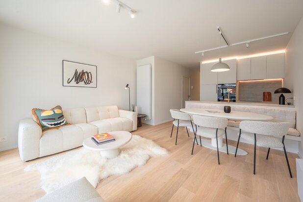 Appartement aménagé avec style, terrasse ensoleillée...