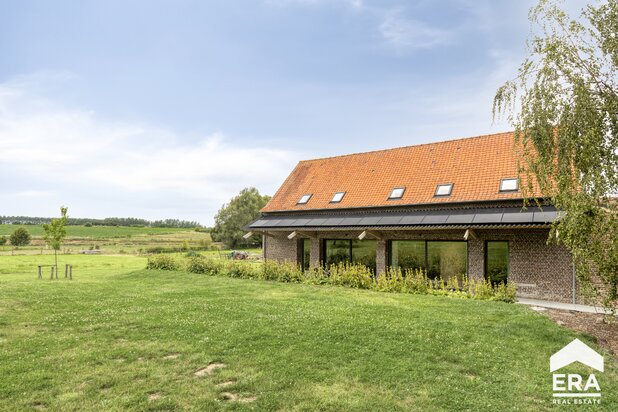 Maison unique et entièrement rénovée à louer
