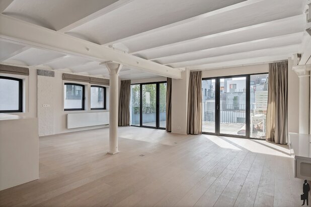 Luxe loft in het bruisende centrum van Antwerpen met zonnig terras