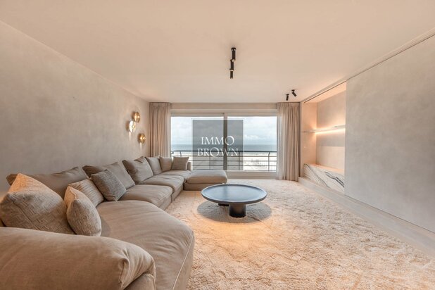 Spacieux appartement en duplex avec vue frontale sur la mer