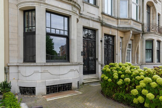 Karaktervol herenhuis met ziel: authentieke charme 