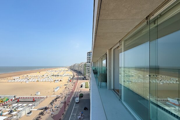 Appartement avec vue sur la mer, situé sur la digue au Zoute