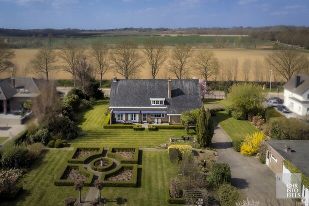 Riante vrijstaande woning mét vrij zicht op een perceel van 3679m²!