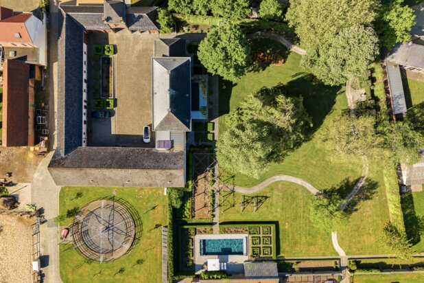 Beautiful exclusive square farmhouse