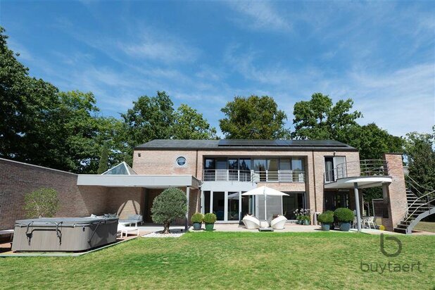 Wonen én werken in luxe familiewoning in begeerde Vriesdonkwijk