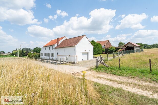 Charmante ferme rénovée avec 4 chambres!