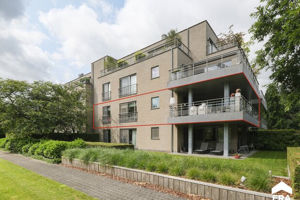 Luxe appartement met zicht op zwembad in Bokrijkpark te Genk