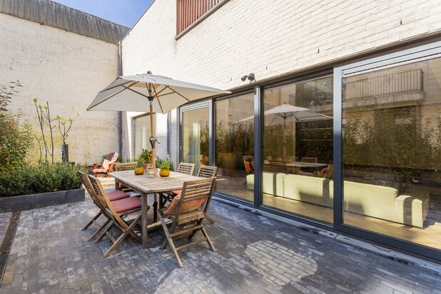 Prachtig achterhuis op 't Zuid met tuin en parking