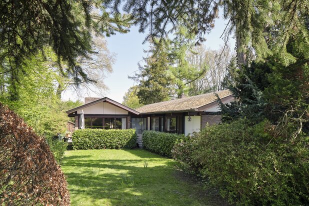 Villa signée Libbrecht dans un écrin de verdure