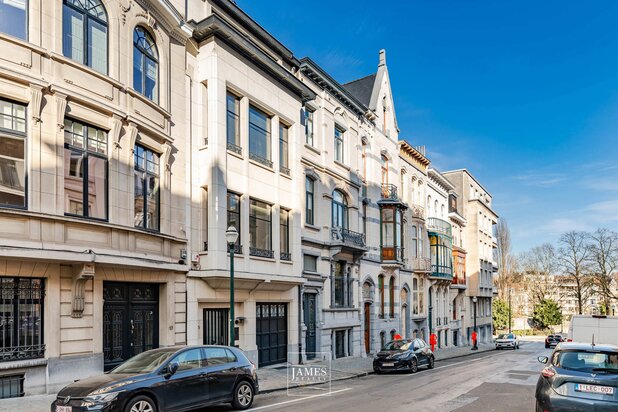 Une maison d'exception avec ascenseur aux étangs d'Ixelles