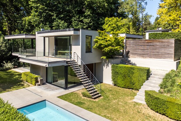 Superbe villa moderne 6ch, 5sdb, jardin, piscine, pkg