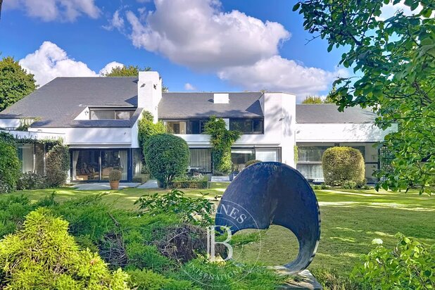 Ukkel - Sublieme Corbiau villa op een prachtig bebost perceel