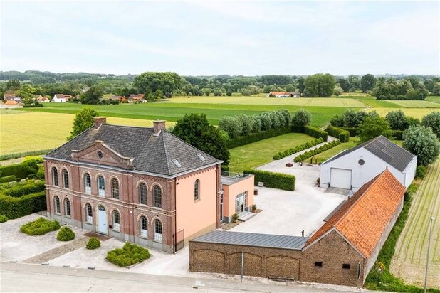 Riante eigendom met ontwikkelingsmogelijkheden