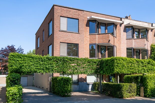 Ruime karaktervolle woning in hartje Berchem
