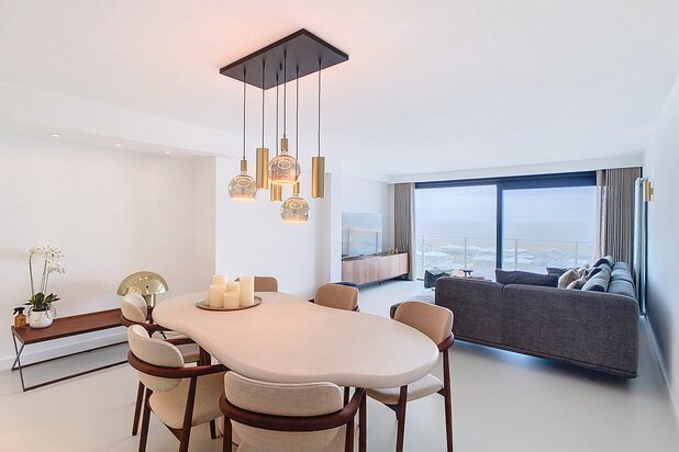 Gerenoveerd appartement met twee slaapkamers op de Zeedijk in Duinbergen