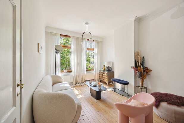 MATCHED kevin@wellimmo.net voor meer info! Instapklare en lumineuze herenwoning boordevol charme met aangename stadstuin in de Groenenhoek te Berchem- tot 5 slaapkamers