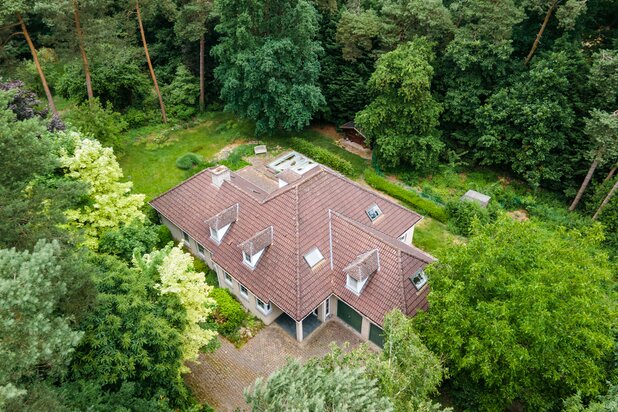 Achterin gelegen villa-woning met 5 slaapkamers