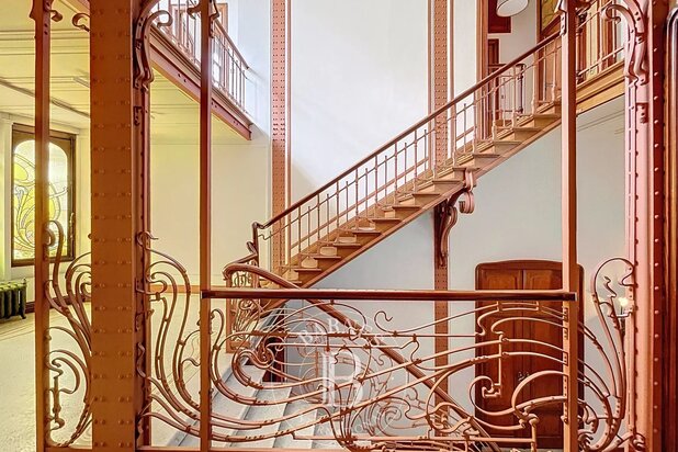Uitzonderlijk triplex ontworpen door Victor Horta - Hôtel Winssinger (1894)