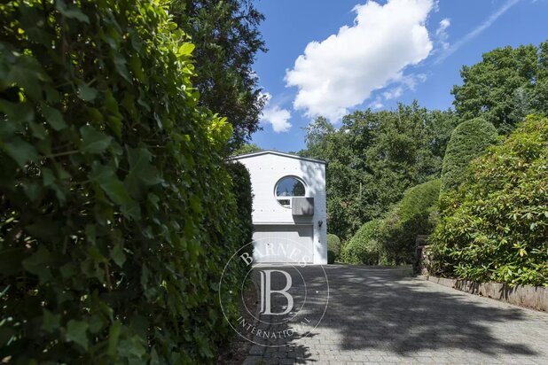 NIEUWE PRIJS Ukkel - Quartier Prince d'Orange - Lichte villa in jaren zestig stijl