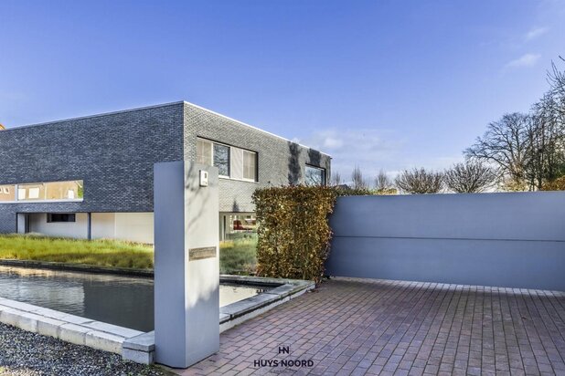 Energiezuinige Villa met Zwemvijver en Poolhouse