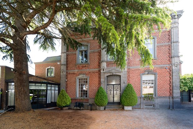 Tamines - Maison bourgeoise avec aile indépendante