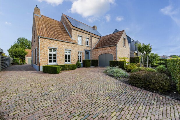 Stijlvolle pastorievilla met top afwerking.