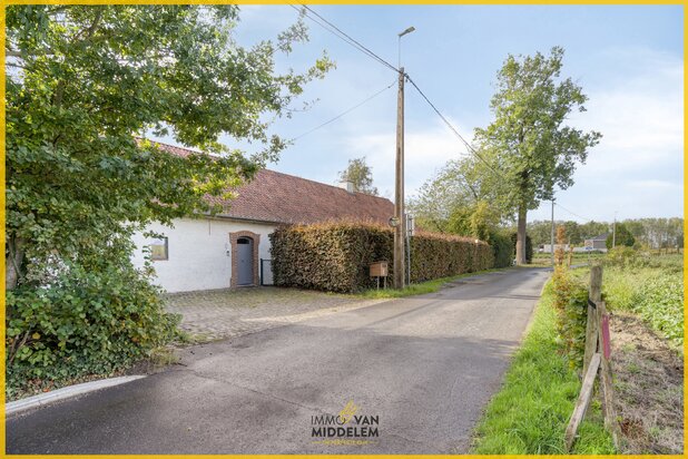 FERME AUTHENTIQUE, 5 CHAMBRES, PISCINE, DÉPENDANCES SUR +90a