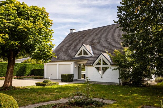 Stijlvolle villa met bureel, 4 slp, tuin op 16 are