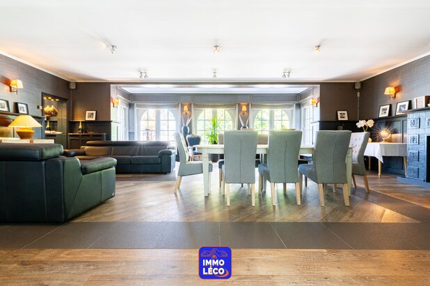 Villa de caractère érigée sur 1478m² aux multiples possibilités !