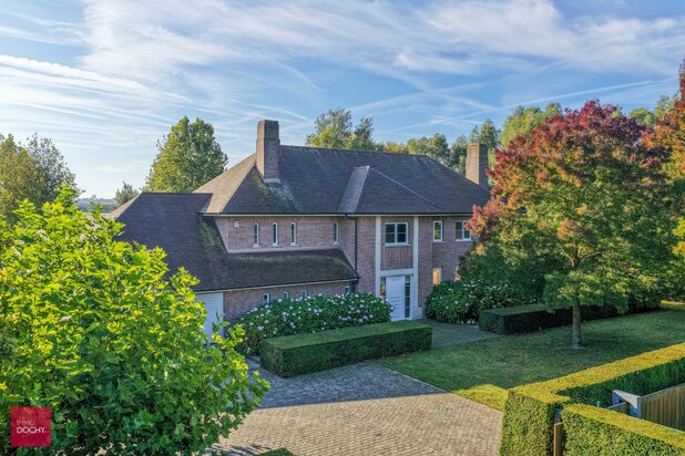 Villa spacieuse située dans un quartier calme et résidentiel avec une vue magnifique