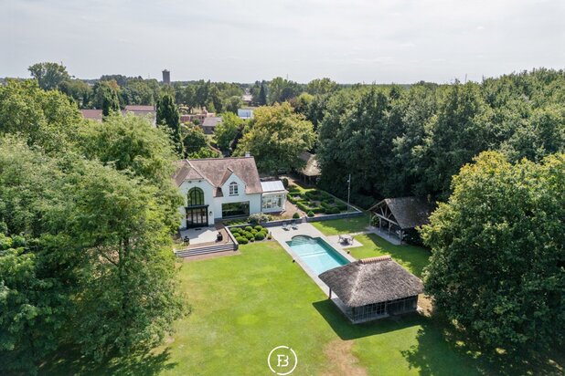 Maison de campagne cachée