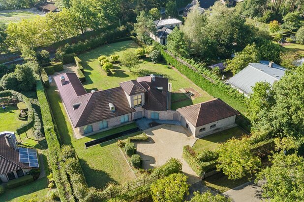residentieel gelegen villa op 3490 m² te koop in Lichtaart