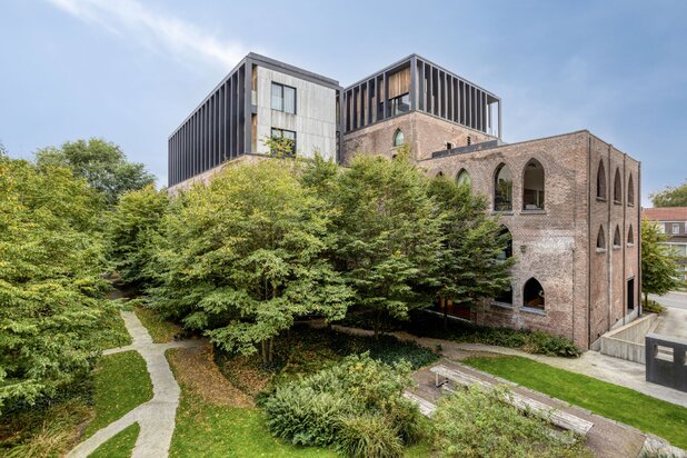 Ruime casco loft — Kanaal van Axel Vervoordt, Warehouse B3C