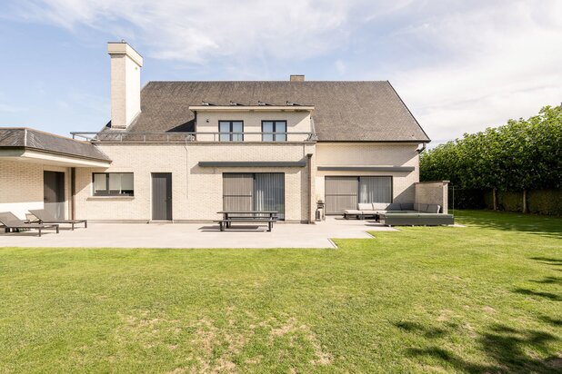 Villa spacieuse et lumineuse dans un quartier résidentiel